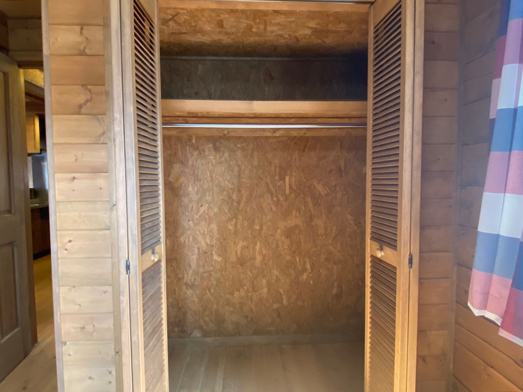 長岡市下々条町 BESSのログハウス