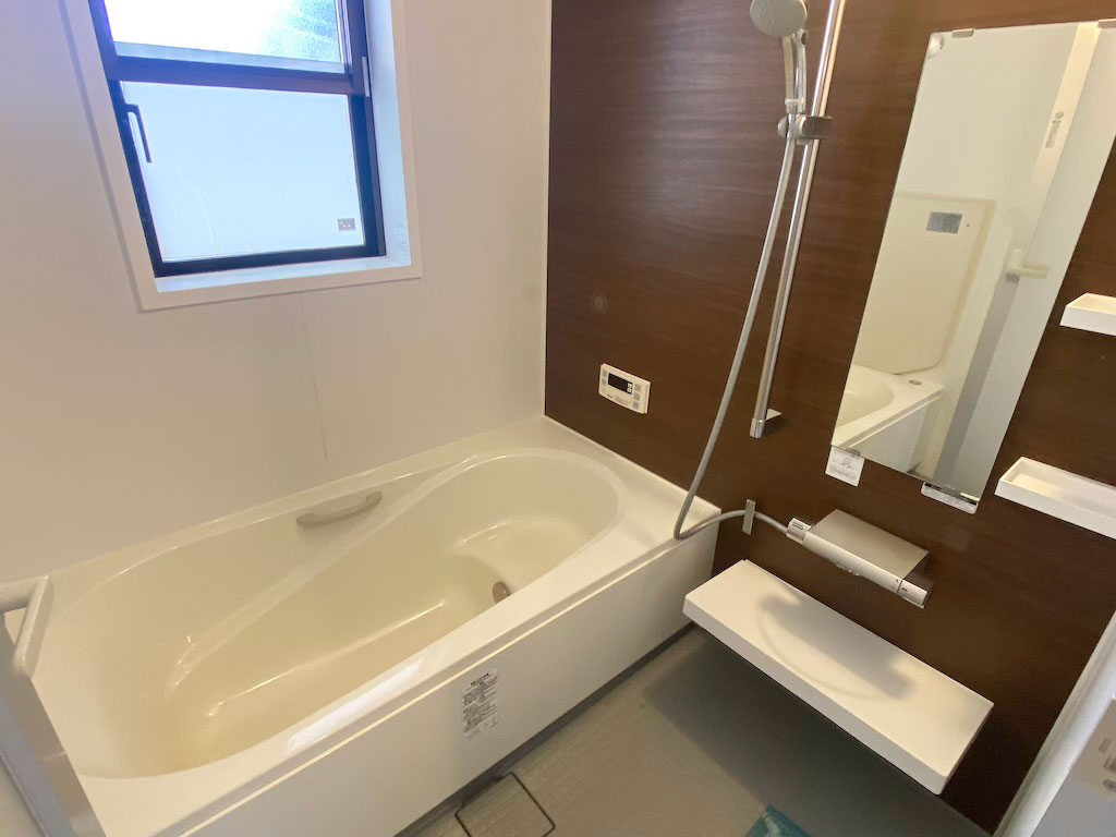 長岡市下々条町 BESSのログハウス